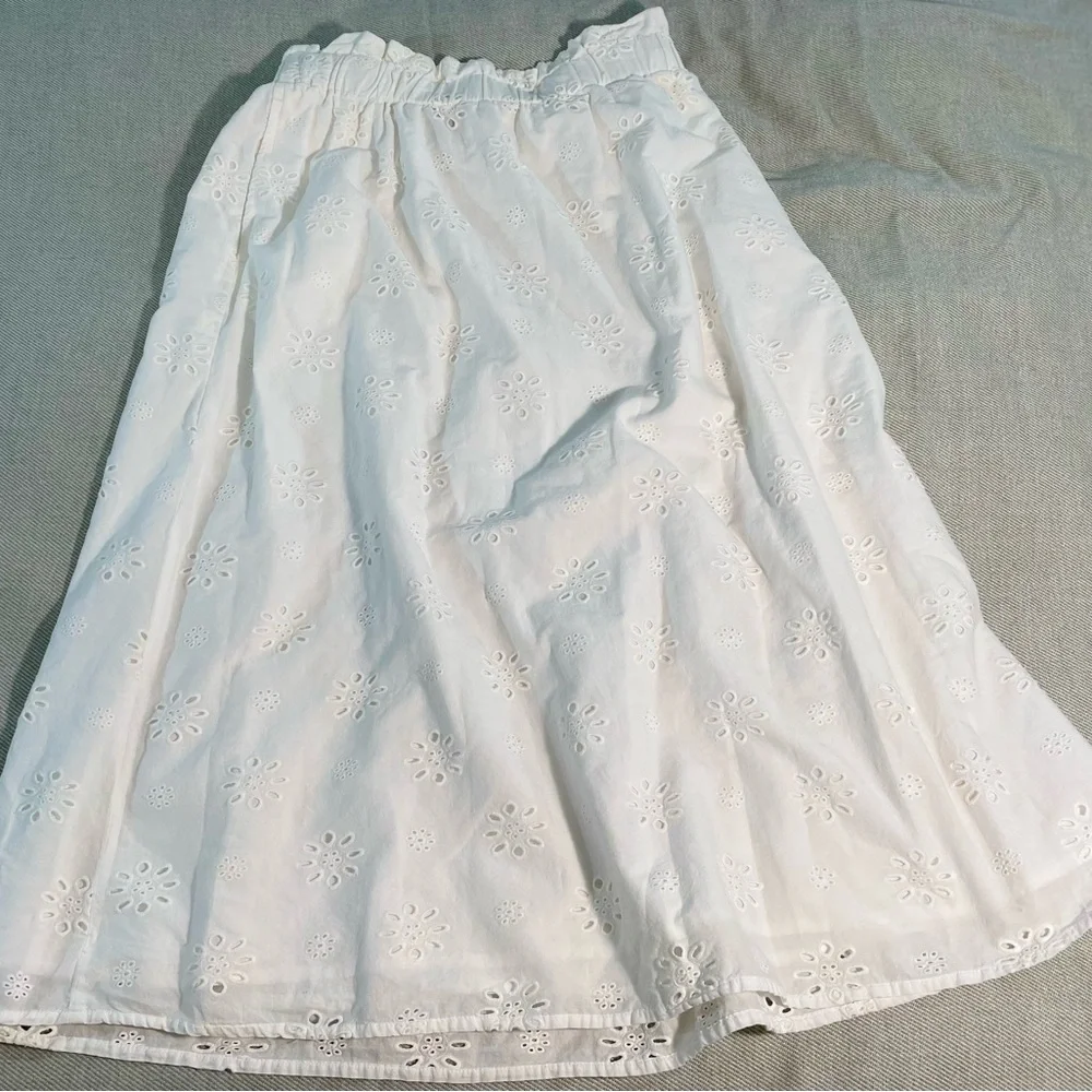 Universal Thread White Eyelet A-Line Skirt - Picture 4 of 8